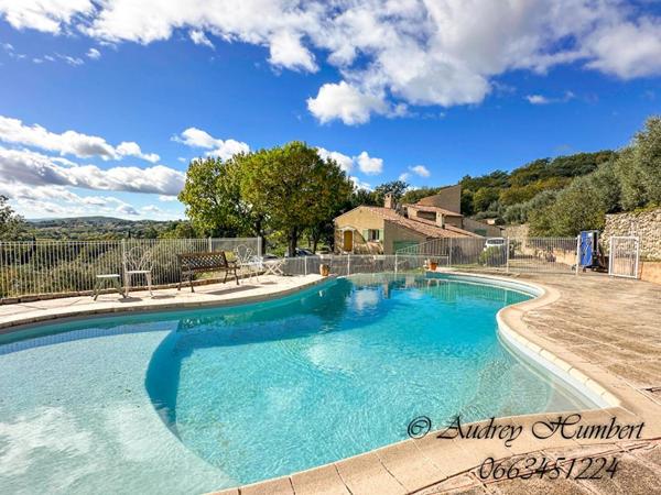 SOUS COMPROMIS En EXCLUSIVITE à MANOSQUE, Propriété unique de 234 m² sur 1ha14 de terrain avec  olivette, piscine et vue magnifique