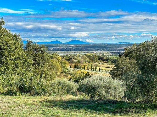 SOUS COMPROMIS En EXCLUSIVITE à MANOSQUE, Propriété unique de 234 m² sur 1ha14 de terrain avec  olivette, piscine et vue magnifique