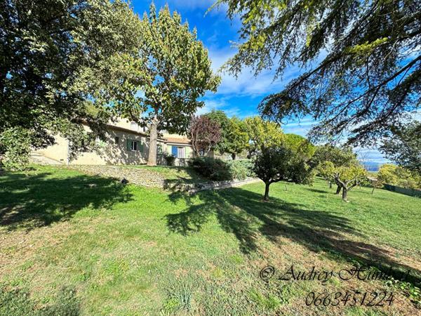 SOUS COMPROMIS En EXCLUSIVITE à MANOSQUE, Propriété unique de 234 m² sur 1ha14 de terrain avec  olivette, piscine et vue magnifique