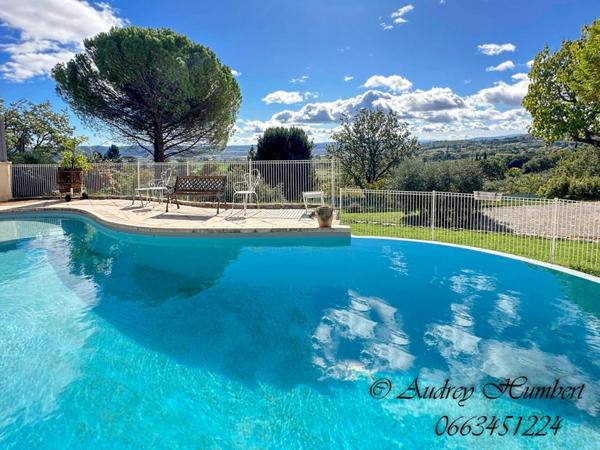 SOUS COMPROMIS En EXCLUSIVITE à MANOSQUE, Propriété unique de 234 m² sur 1ha14 de terrain avec  olivette, piscine et vue magnifique
