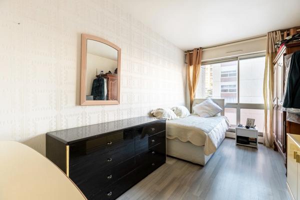 - 75019 PARIS - VILLA CURIAL - ETAGE ELEVE - TRAVERSANT EST/OUEST - BALCON DE 6M2 - 4 CHAMBRES POSSIBLE - CAVE ET PARKING DISPONIBLE -