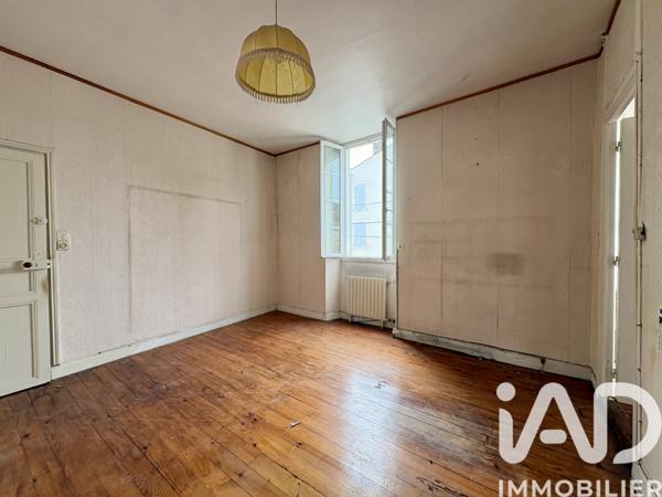 Maison à vendre 6 pièces 161 m² Châteauneuf-sur-Charente