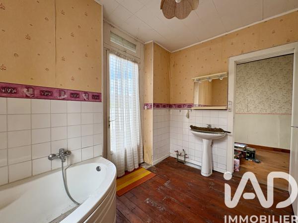 Maison à vendre 6 pièces 161 m² Châteauneuf-sur-Charente