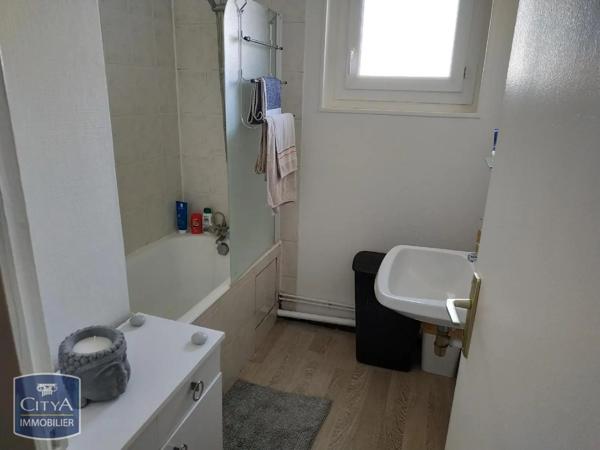 Appartement à louer 2 pièces 50m² Crêches-sur-Saône (71680)