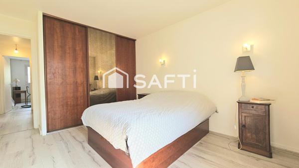 Spacieux, au calme, en plein centre-ville !