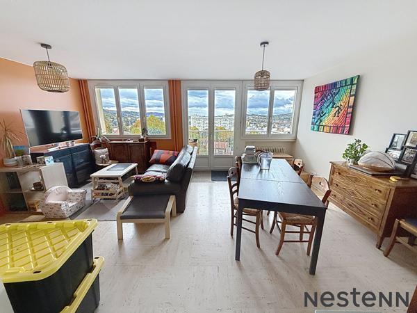 EXCLUSIVITÉ Coup de coeur - Appartement rénové avec soin avec garage et 2 places de parking privatives