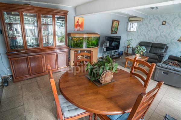 À vendre 452 000€ – Ensemble immobilier composé de 2 maisons indépendantes avec piscine – Saint-André (97440)