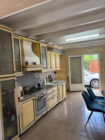 À vendre 452 000€ – Ensemble immobilier composé de 2 maisons indépendantes avec piscine – Saint-André (97440)