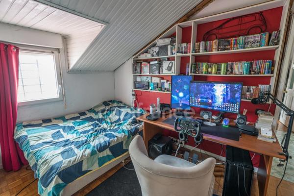 À vendre 452 000€ – Ensemble immobilier composé de 2 maisons indépendantes avec piscine – Saint-André (97440)