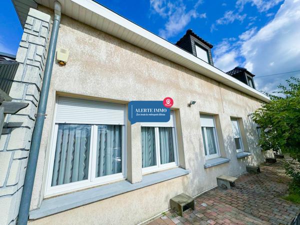 Large maison individuelle en retrait de rue de 282 m2 hab sur un terrain de 650 m2