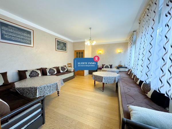 Large maison individuelle en retrait de rue de 282 m2 hab sur un terrain de 650 m2