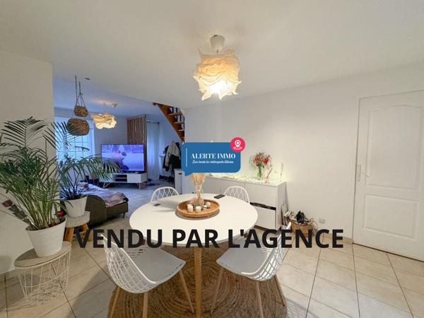 Maison 1930 semi-individuelle de 120 m2 comprenant 3 chambres + 1 bureau, un garage atelier 25 m2 et un extérieur