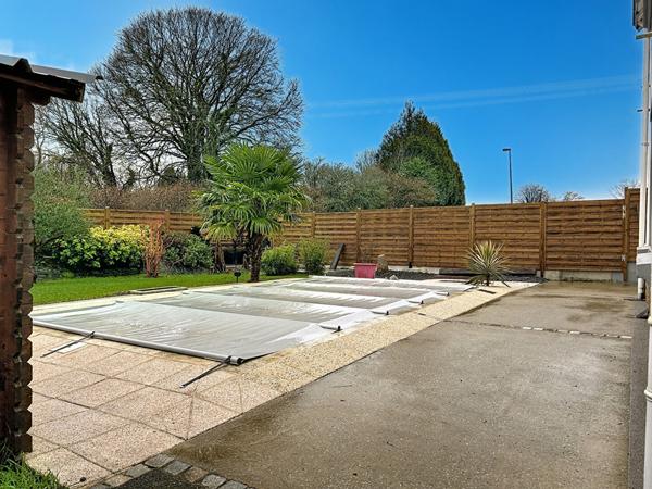 Maison Trégourez, 2 chambres possibilité de troisième, piscine chauffée, garage et atelier