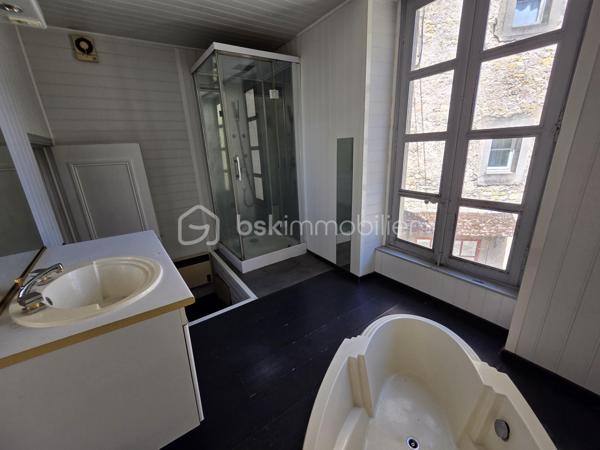 Magnifique appartement de type T3  de 95m² en hypercentre ville de Nevers

Situé dans une petite copropriété, au premier étage d'un immeuble sans ascenseur, dans un quartier très prisé de Nevers, en hyper centre ville, proche des écoles, commerces et commodités, nous vous présentons ce magnifique appartement de type T3 d'une surface Loi Carrez de
95m², proposant 3 pièces, comprenant salon, séjour,, cuisine indépendante, aménagée et équipée, salle de bain, wc 2 chambres, buanderie et une cave .
Cet appartement propose une grande entrée, dont le dégagement dessert toutes les pièces.
A gauche de l'entrée, cet appartement propose un salon et séjour de 40m², qui dispose d'un insert de cheminée pour de belles soirées au coin du feu, ainsi que de deux grandes portes fenêtres pour une belle luminosité.
Le salon séjour dessert un wc indépendant, une buanderie pour le côté pratique, ainsi qu'une cuisine indépendante, aménagée et équipée, qui correspond aussi avec l'entrée. 
A gauche de l'entrée, un dégagement de couloir dessert une salle de bain avec baignoire et douche, ainsi que 2 chambres de 9m² et 19m², cette dernière disposant d'un placard  penderie. 
Cet appartement propose également une grande cave en pierres apparentes .
Tous les sols de cet appartement sont en parquet (entrée, dégagement, wc , salon séjour, salle de bain et petite chambre),en linoléum (cuisine) ou en parquet chêne authentique (grande chambre), il dispose d'une isolation double vitrage bois, de volets bois standards, d'un chauffage de type électrique ou bois (insert),  ainsi que d"un ballon production d'eau chaude.

Photos supplémentaires disponibles sur BSK IMMOBILIER > Nos conseillers > Olivier FRESLON.
Pour tout renseignement complémentaire ou pour une visite, contactez moi au 07.62.78.13.13

Les plus de cet appartement : Le quartier en hyper centre ville proches de toutes les commodités, l'environnement très calme, la résidence sécurisée, son agencement intérieur avec son grand salon séjour, sa cuisine aménagée et équipée, sa cave.

Idéal pour un premier achat vous serez séduits par les atouts de ce bel appartement, c'est un vrai coup de coeur !!