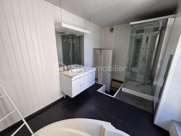 Magnifique appartement de type T3  de 95m² en hypercentre ville de Nevers

Situé dans une petite copropriété, au premier étage d'un immeuble sans ascenseur, dans un quartier très prisé de Nevers, en hyper centre ville, proche des écoles, commerces et commodités, nous vous présentons ce magnifique appartement de type T3 d'une surface Loi Carrez de
95m², proposant 3 pièces, comprenant salon, séjour,, cuisine indépendante, aménagée et équipée, salle de bain, wc 2 chambres, buanderie et une cave .
Cet appartement propose une grande entrée, dont le dégagement dessert toutes les pièces.
A gauche de l'entrée, cet appartement propose un salon et séjour de 40m², qui dispose d'un insert de cheminée pour de belles soirées au coin du feu, ainsi que de deux grandes portes fenêtres pour une belle luminosité.
Le salon séjour dessert un wc indépendant, une buanderie pour le côté pratique, ainsi qu'une cuisine indépendante, aménagée et équipée, qui correspond aussi avec l'entrée. 
A gauche de l'entrée, un dégagement de couloir dessert une salle de bain avec baignoire et douche, ainsi que 2 chambres de 9m² et 19m², cette dernière disposant d'un placard  penderie. 
Cet appartement propose également une grande cave en pierres apparentes .
Tous les sols de cet appartement sont en parquet (entrée, dégagement, wc , salon séjour, salle de bain et petite chambre),en linoléum (cuisine) ou en parquet chêne authentique (grande chambre), il dispose d'une isolation double vitrage bois, de volets bois standards, d'un chauffage de type électrique ou bois (insert),  ainsi que d"un ballon production d'eau chaude.

Photos supplémentaires disponibles sur BSK IMMOBILIER > Nos conseillers > Olivier FRESLON.
Pour tout renseignement complémentaire ou pour une visite, contactez moi au 07.62.78.13.13

Les plus de cet appartement : Le quartier en hyper centre ville proches de toutes les commodités, l'environnement très calme, la résidence sécurisée, son agencement intérieur avec son grand salon séjour, sa cuisine aménagée et équipée, sa cave.

Idéal pour un premier achat vous serez séduits par les atouts de ce bel appartement, c'est un vrai coup de coeur !!