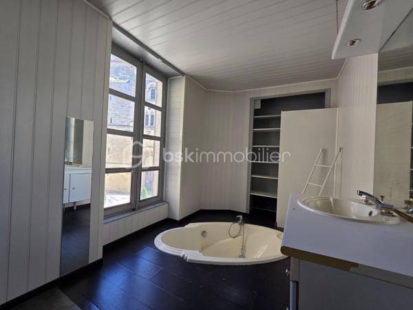 Magnifique appartement de type T3  de 95m² en hypercentre ville de Nevers

Situé dans une petite copropriété, au premier étage d'un immeuble sans ascenseur, dans un quartier très prisé de Nevers, en hyper centre ville, proche des écoles, commerces et commodités, nous vous présentons ce magnifique appartement de type T3 d'une surface Loi Carrez de
95m², proposant 3 pièces, comprenant salon, séjour,, cuisine indépendante, aménagée et équipée, salle de bain, wc 2 chambres, buanderie et une cave .
Cet appartement propose une grande entrée, dont le dégagement dessert toutes les pièces.
A gauche de l'entrée, cet appartement propose un salon et séjour de 40m², qui dispose d'un insert de cheminée pour de belles soirées au coin du feu, ainsi que de deux grandes portes fenêtres pour une belle luminosité.
Le salon séjour dessert un wc indépendant, une buanderie pour le côté pratique, ainsi qu'une cuisine indépendante, aménagée et équipée, qui correspond aussi avec l'entrée. 
A gauche de l'entrée, un dégagement de couloir dessert une salle de bain avec baignoire et douche, ainsi que 2 chambres de 9m² et 19m², cette dernière disposant d'un placard  penderie. 
Cet appartement propose également une grande cave en pierres apparentes .
Tous les sols de cet appartement sont en parquet (entrée, dégagement, wc , salon séjour, salle de bain et petite chambre),en linoléum (cuisine) ou en parquet chêne authentique (grande chambre), il dispose d'une isolation double vitrage bois, de volets bois standards, d'un chauffage de type électrique ou bois (insert),  ainsi que d"un ballon production d'eau chaude.

Photos supplémentaires disponibles sur BSK IMMOBILIER > Nos conseillers > Olivier FRESLON.
Pour tout renseignement complémentaire ou pour une visite, contactez moi au 07.62.78.13.13

Les plus de cet appartement : Le quartier en hyper centre ville proches de toutes les commodités, l'environnement très calme, la résidence sécurisée, son agencement intérieur avec son grand salon séjour, sa cuisine aménagée et équipée, sa cave.

Idéal pour un premier achat vous serez séduits par les atouts de ce bel appartement, c'est un vrai coup de coeur !!