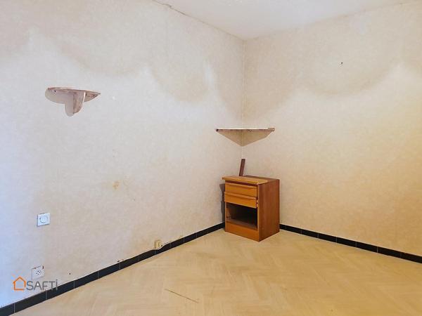 Centre ville proche polygone appartement avec garage et cave