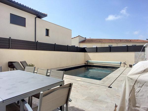 Vente                                                      Villa
                        
                     12 pièces                      273 m2                     à Villeneuve-de-la-Raho