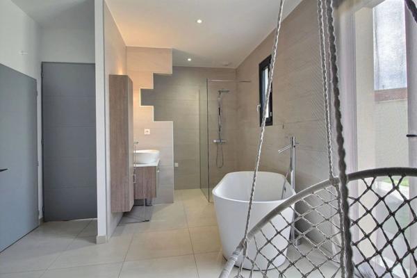 Vente                                                      Villa
                        
                     12 pièces                      273 m2                     à Villeneuve-de-la-Raho