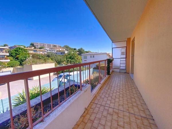 Saint Laurent Du Var 2/3 pièce(s) dernier étage