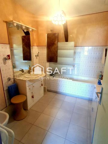 Périgourdine 5 pièces + piscine + garage double + carport