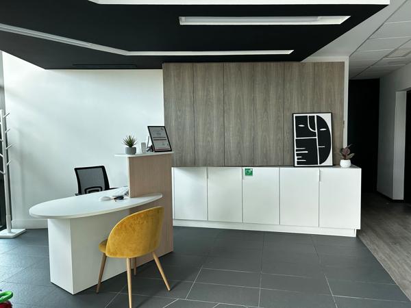 Immeuble de bureaux de 870 m² en location à Mérignac proche aéroport et tramway
