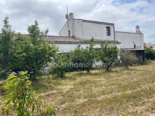 Exclusivemet  rare Propriété de 1300 m² – Potentiel de Division – Cœur de Village