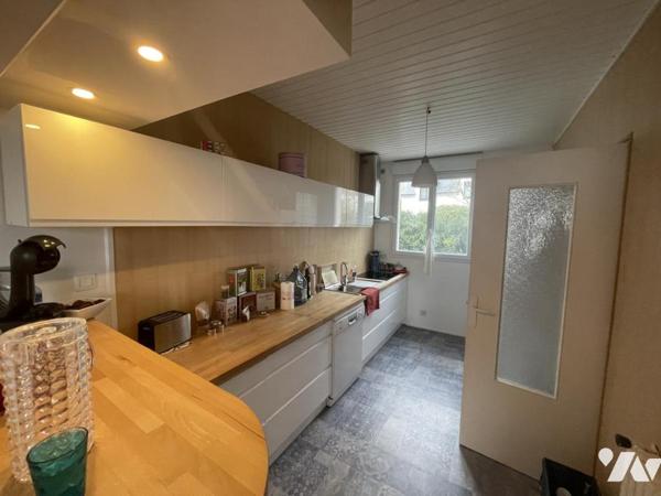 Carnac – Maison de ville avec cour privée en plein centre