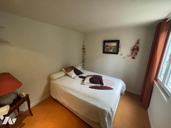 Carnac – Maison de ville avec cour privée en plein centre