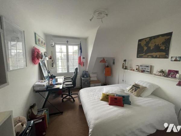 Carnac – Maison de ville avec cour privée en plein centre