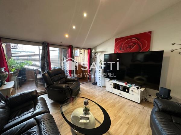 Un véritable cocon au calme, à deux pas de la place Stalingrad : luminosité, charme et tranquillité réunis.