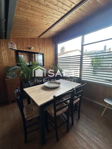 Un véritable cocon au calme, à deux pas de la place Stalingrad : luminosité, charme et tranquillité réunis.