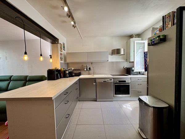 Secteur Saint Julien 13012, maison de type 3 avec jardin à la vente