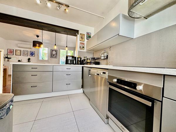 Secteur Saint Julien 13012, maison de type 3 avec jardin à la vente