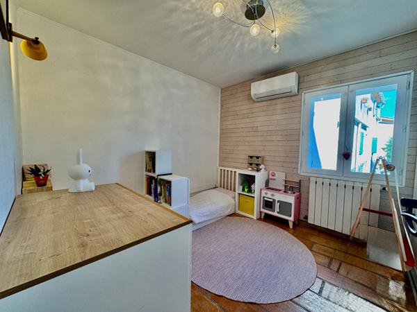 Secteur Saint Julien 13012, maison de type 3 avec jardin à la vente