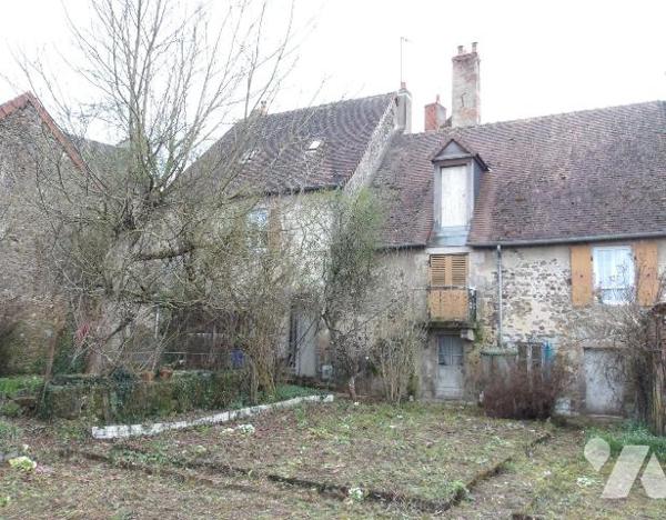 A BOUSSAC (23) CREUSE, A vendre maison ancienne en pierres de granit dans le quartier historiqu...