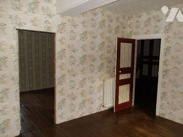 A BOUSSAC (23) CREUSE, A vendre maison ancienne en pierres de granit dans le quartier historiqu...