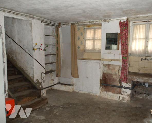 A BOUSSAC (23) CREUSE, A vendre maison ancienne en pierres de granit dans le quartier historiqu...