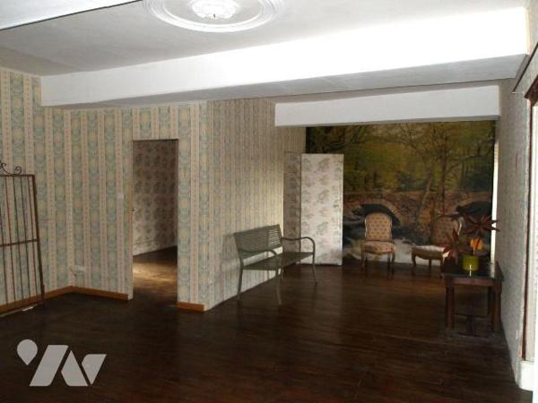 A BOUSSAC (23) CREUSE, A vendre maison ancienne en pierres de granit dans le quartier historiqu...