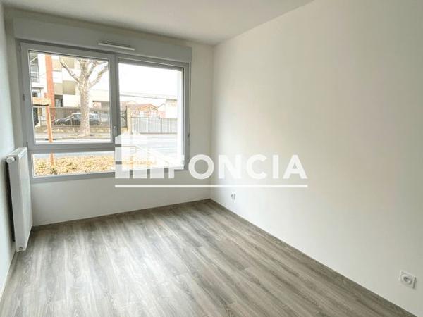 Location Appartement 3 pièces 55.57 m² - 479/509 RUE ERNEST RENAN Villefranche Sur Saone 69400