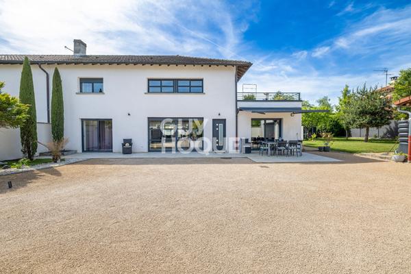 Maison Bourg En Bresse 5 pièce(s) 150 m2 piscine et salle de sport