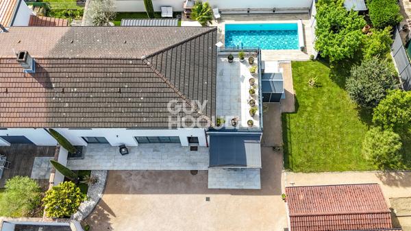 Maison Bourg En Bresse 5 pièce(s) 150 m2 piscine et salle de sport