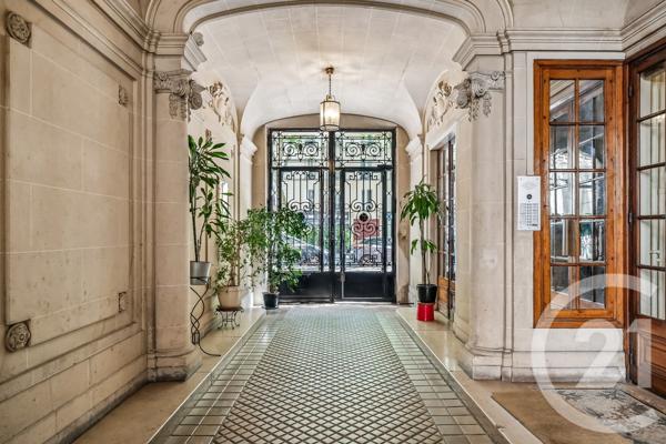 Appartement F2 à vendre  2 pièces - 40 m 2   PARIS  - 75019