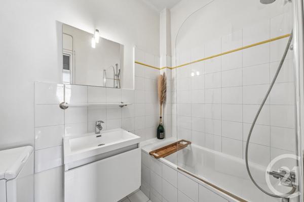 Appartement F2 à vendre  2 pièces - 40 m 2   PARIS  - 75019