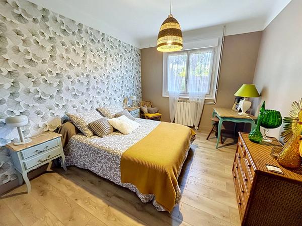 VILLA DE PLAIN-PIED ENTIÈREMENT RÉNOVÉE ET AU CALME ABSOLU SUR UN MAGNIFIQUE TERRAIN DE 1766 M² À VERNIOLLE !