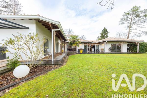 Maison à vendre 7 pièces 230 m² Blanquefort