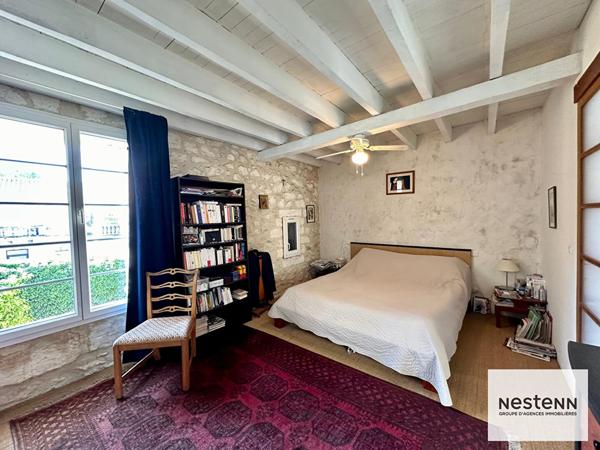 Lansargues , Batisse de 283 m² avec piscine et jardin sans vis a vis.