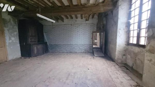 EXCLUSIVITE NOTAIRE: PRECIGNE-MAISON  DE CAMPAGNE A RENOVER-REF/VDL 2015