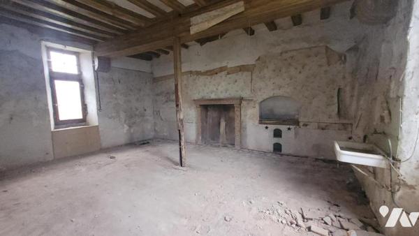 EXCLUSIVITE NOTAIRE: PRECIGNE-MAISON  DE CAMPAGNE A RENOVER-REF/VDL 2015