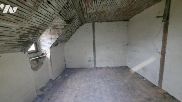 EXCLUSIVITE NOTAIRE: PRECIGNE-MAISON  DE CAMPAGNE A RENOVER-REF/VDL 2015